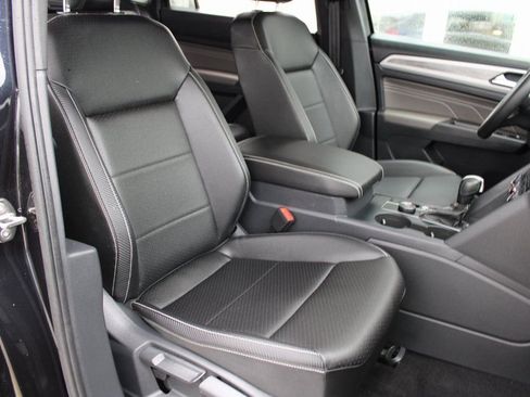 Certified 2023 Volkswagen Atlas Cross Sport SE image 27