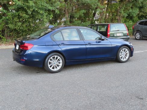 Used 2017 BMW 320i xDrive Sedan image 19