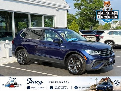 Used 2022 Volkswagen Tiguan SE AWD/4WD image 1