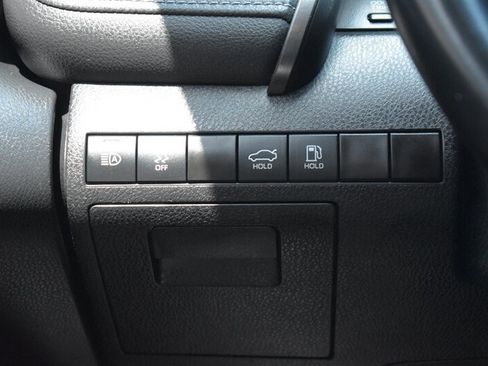 Used 2021 Toyota Camry SE FWD image 17