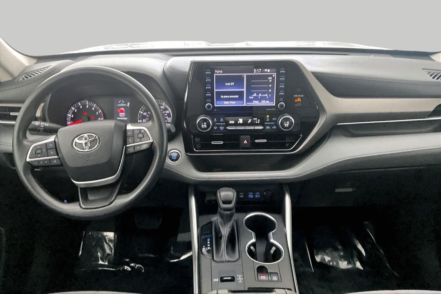 Used 2022 Toyota Highlander L FWD image 16