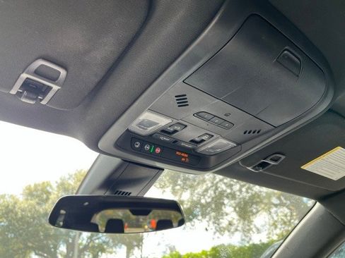 Used 2021 Cadillac XT6 Luxury image 9