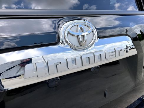 Used 2024 Toyota 4Runner Limited RWD image 32