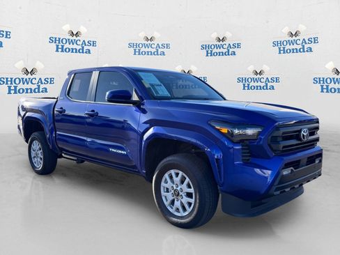 Used 2025 Toyota Tacoma SR5 AWD/4WD image 10