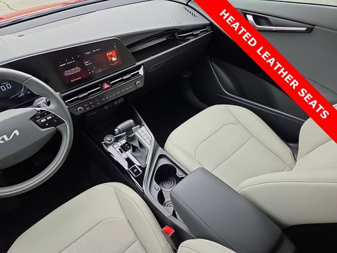 Used 2025 Kia Niro EX image 12