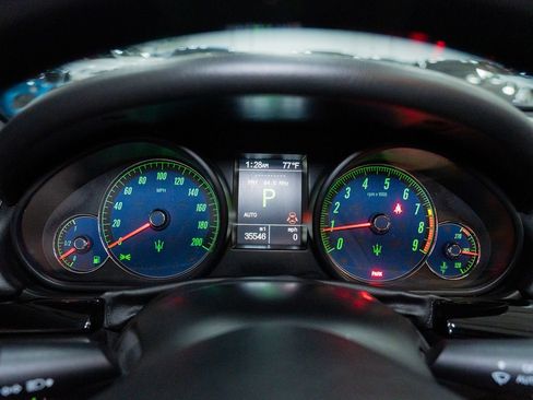Used 2014 Maserati GranTurismo Sport RWD image 34