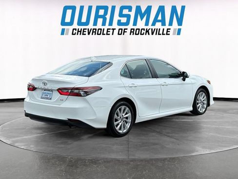 Used 2021 Toyota Camry LE w/ Carpet Mat Package (TMS) FWD image 6