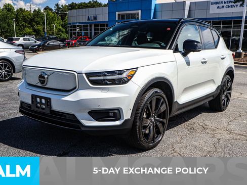 Used 2022 Volvo XC40 P8 Recharge Ultimate image 5