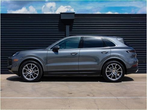 New 2025 Porsche Cayenne image 2