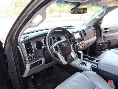 Used 2017 Toyota Sequoia Limited w/ Safety & Convenience Package AWD/4WD image 15
