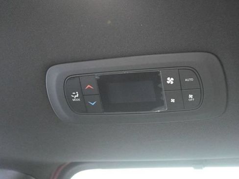 New 2027 Chrysler Pacifica Select AWD/4WD image 34