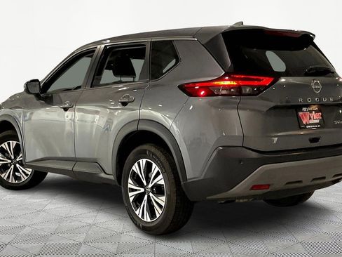 Used 2022 Nissan Rogue SV image 4