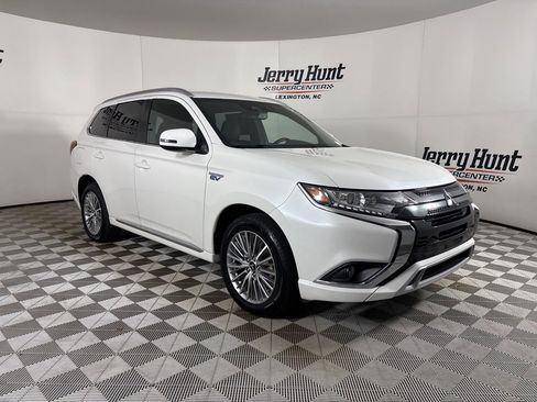 Used 2020 Mitsubishi Outlander SEL image 3