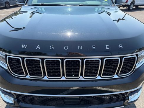 Used 2022 Jeep Wagoneer Series II AWD/4WD image 12