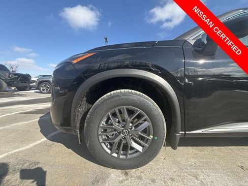 Used 2025 Nissan Rogue S AWD/4WD image 10