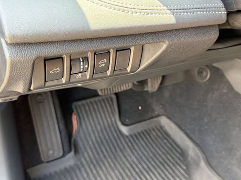 Used 2025 Subaru Outback Touring AWD/4WD image 18