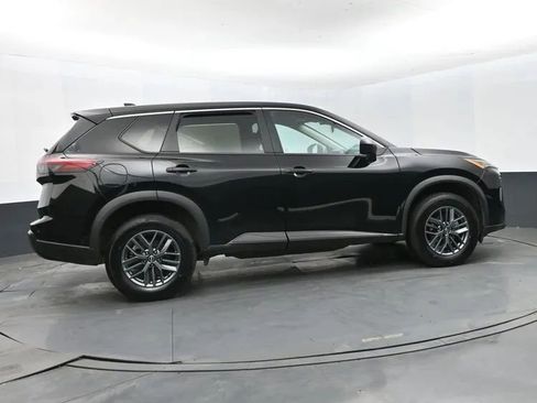 Used 2024 Nissan Rogue S image 4