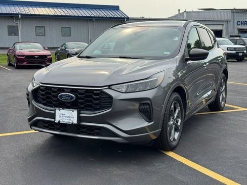 Used 2024 Ford Escape ST-Line w/ Tech Pack #1 FWD image 8