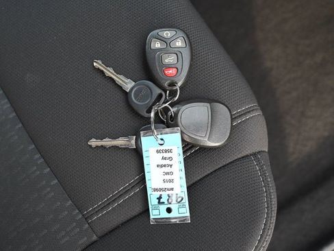 Used 2015 GMC Acadia SLE image 47