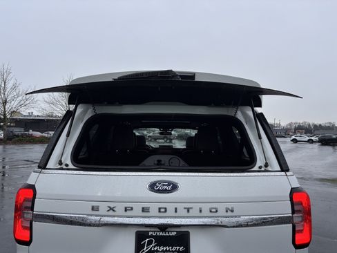 Used 2023 Ford Expedition Max Limited image 18