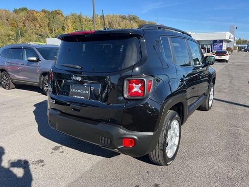 Used 2023 Jeep Renegade Latitude w/ Premium Group image 5