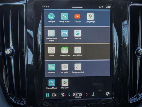 Used 2025 Volvo XC60 B5 Plus image 23