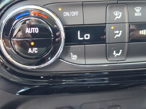 New 2026 Chevrolet Trax LT w/ Sunroof Package FWD image 30