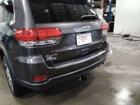 Used 2019 Jeep Grand Cherokee Limited image 16