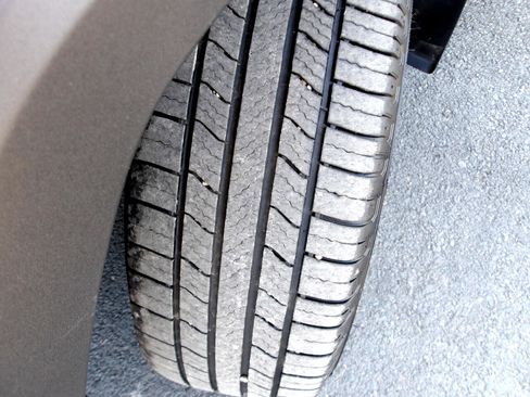 Used 2021 Toyota RAV4 XLE image 26