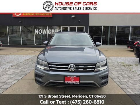 Used 2018 Volkswagen Tiguan SE AWD/4WD image 1