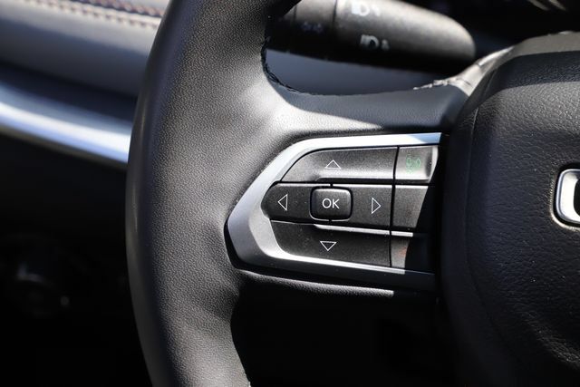 Used 2025 Jeep Compass Limited AWD/4WD image 23