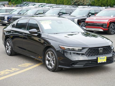 Used 2023 Honda Accord EX-L image 3