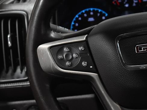 Used 2022 GMC Canyon Denali image 9