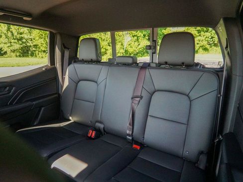 Used 2025 Chevrolet Colorado Trail Boss AWD/4WD image 29