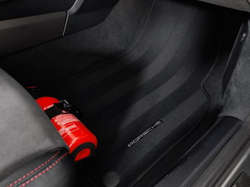 Used 2018 Porsche 911 GT2 RS RWD image 40