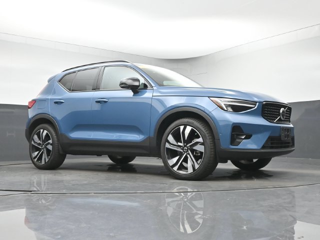 Used 2024 Volvo XC40 B5 Plus w/ Climate Package AWD/4WD image 10