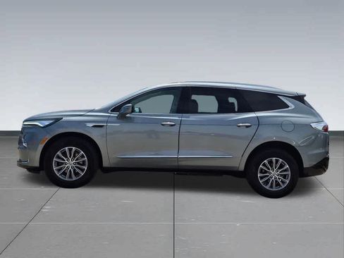 Used 2024 Buick Enclave Essence AWD/4WD image 3