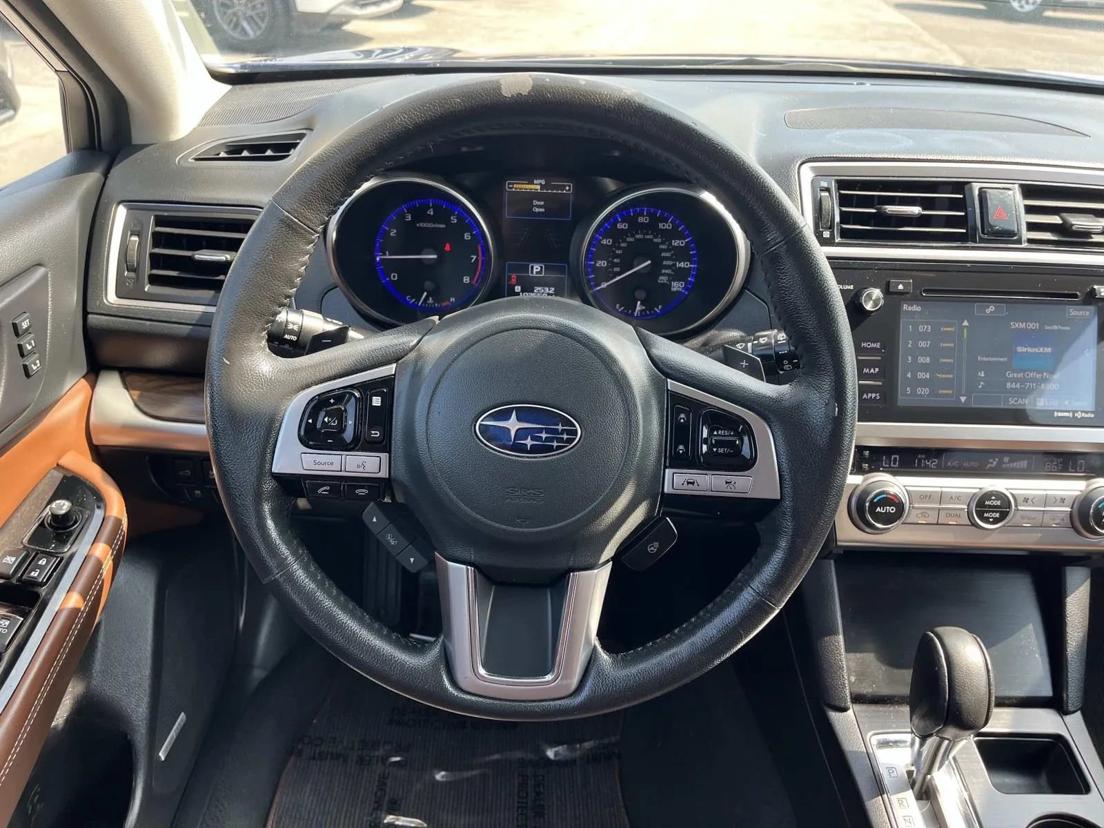 Used 2017 Subaru Outback 3.6R Touring AWD/4WD image 12