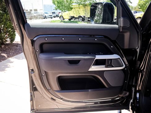 Used 2023 Land Rover Defender 110 S AWD/4WD image 14