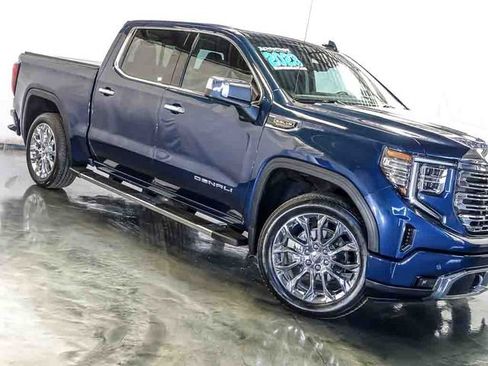 Used 2023 GMC Sierra 1500 Denali w/ Technology Package AWD/4WD image 5