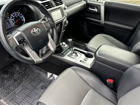 Used 2017 Toyota 4Runner SR5 Premium image 11