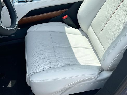 New 2026 Cadillac Vistiq Luxury image 19