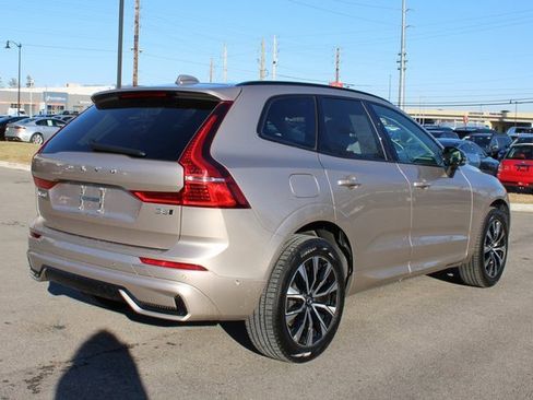 Used 2025 Volvo XC60 B5 Plus image 44