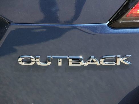 Used 2022 Subaru Outback Limited AWD/4WD image 9