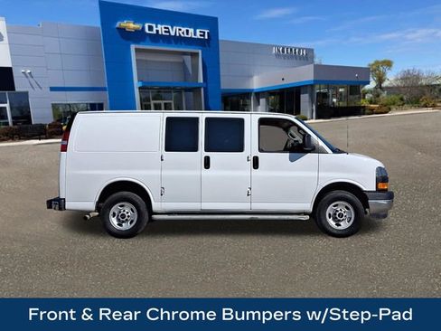 Used 2024 GMC Savana 2500 w/ Driver Convenience Package image 10