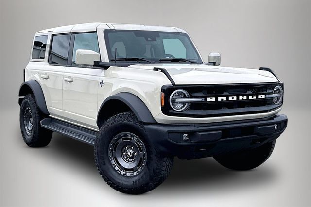 Used 2025 Ford Bronco Outer Banks w/ Sasquatch Package AWD/4WD image 1