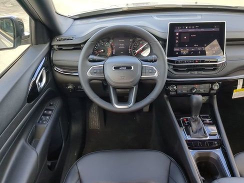 New 2026 Jeep Compass Latitude image 18