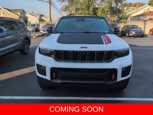 Used 2022 Jeep Grand Cherokee Trailhawk AWD/4WD image 2