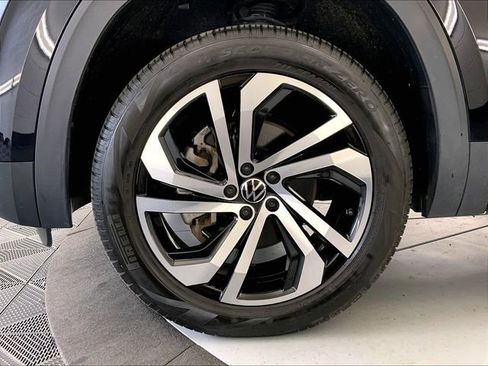 Certified 2023 Volkswagen Atlas SEL AWD/4WD image 9
