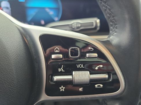 Used 2020 Mercedes-Benz GLE 350 GLE 350 w/ Premium Package image 18